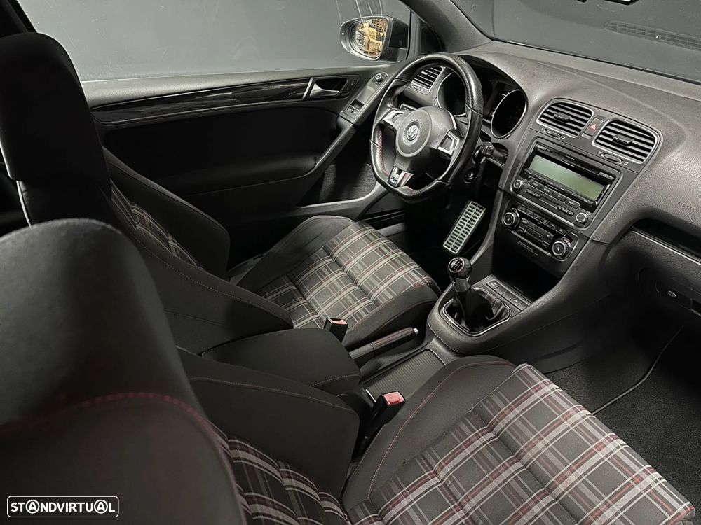 VW Golf 2.0 GTI - 17
