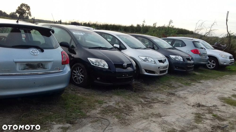 Toyota Auris I kolektor wydechowy 1,6 - 8