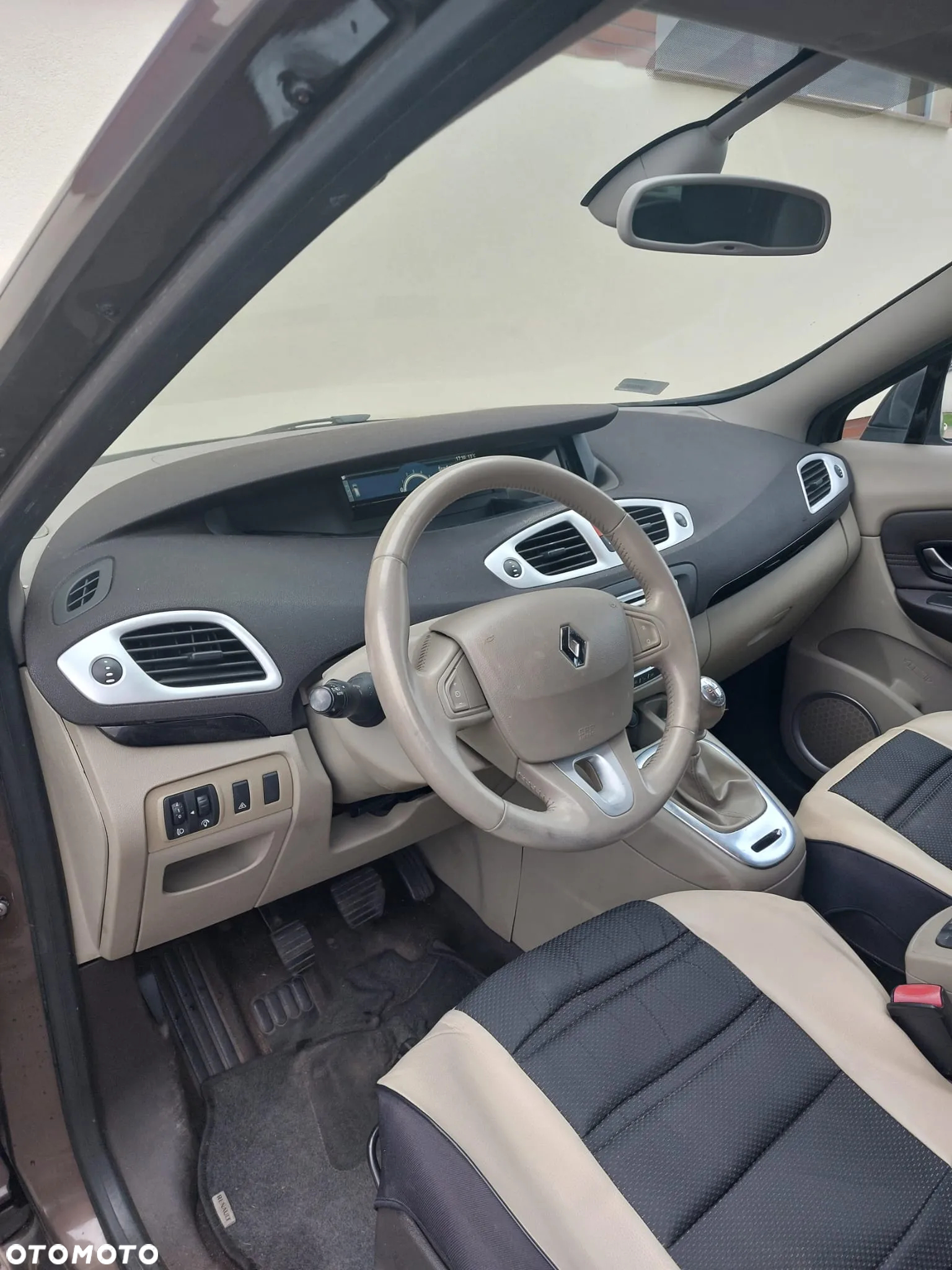 Renault Scenic 1.5 dCi Tech Run - 13