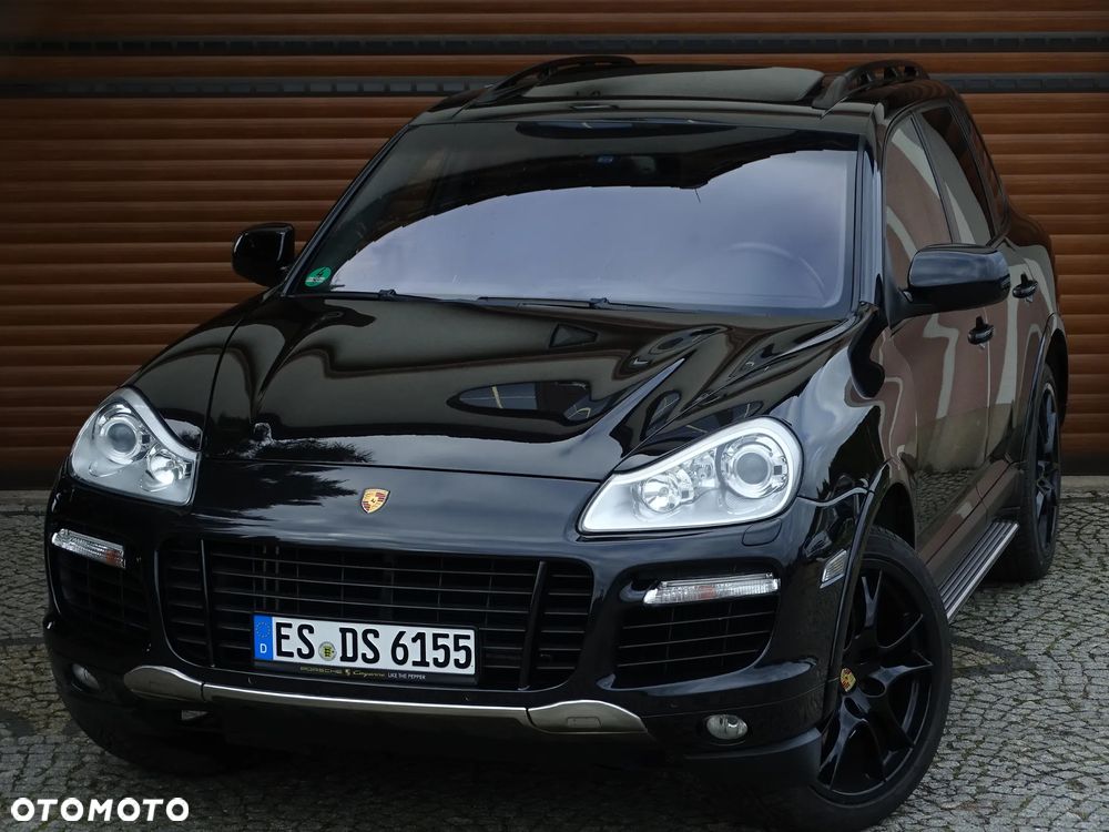 Porsche Cayenne - 1