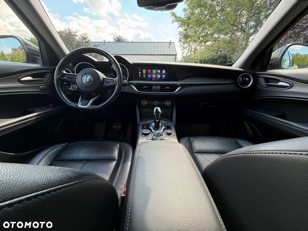 Alfa Romeo Stelvio 2.0 Turbo 16V AT8-Q4 Ti - 10