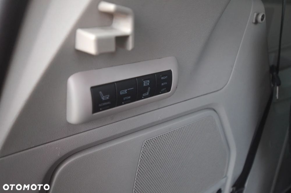 Chrysler Grand Voyager 2.8 CRD Automatik Limited - 26