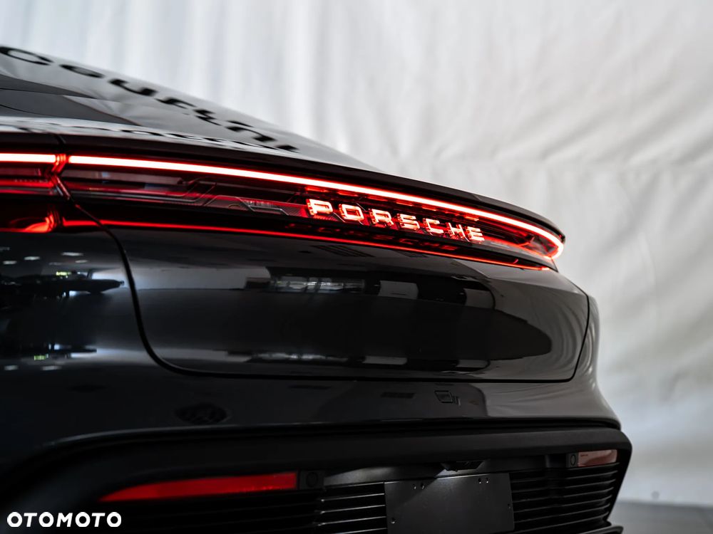 Porsche Taycan 105kWh 4 - 27
