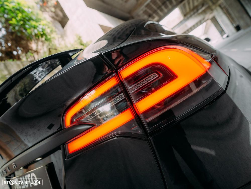 Tesla Model X 100D - 28