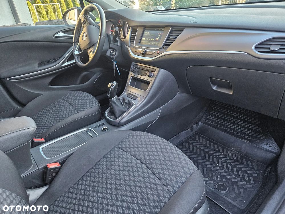 Opel Astra 1.2 Turbo Business Edition - 19