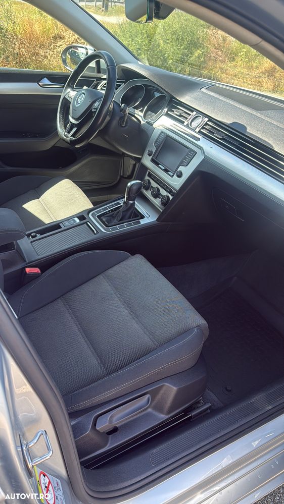 Volkswagen Passat 2.0 TDI DSG Comfortline - 8