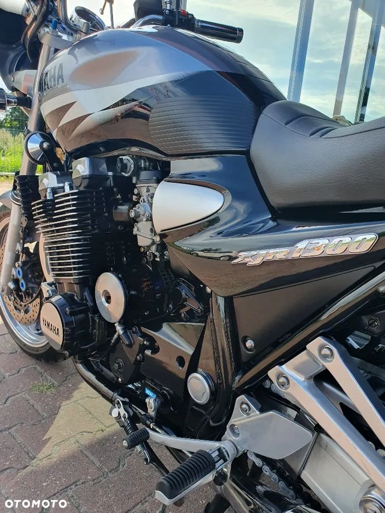 Yamaha XJR - 18