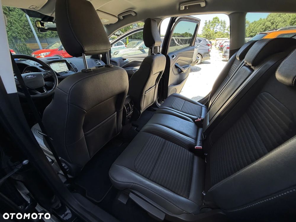 Ford Kuga 2.0 TDCi 2x4 Titanium - 20