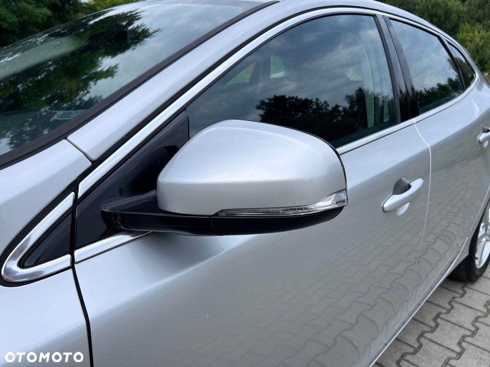Volvo V40 D2 Momentum - 21