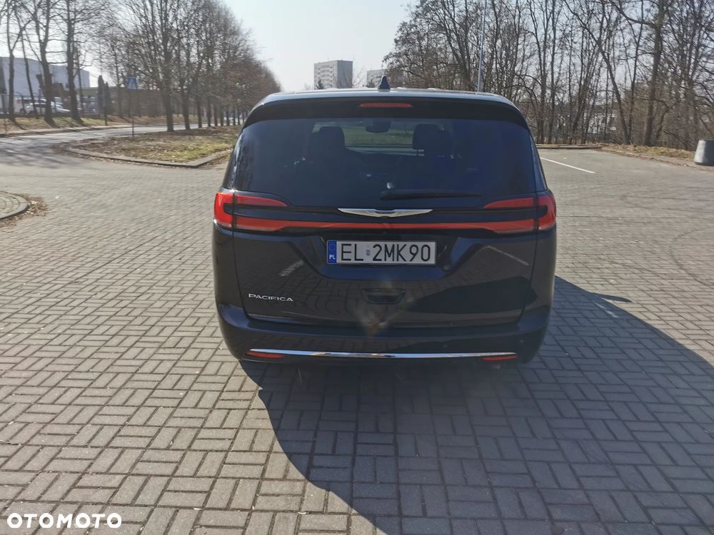 Chrysler Pacifica - 5