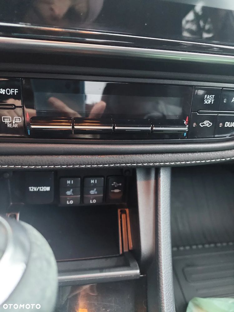 Toyota Corolla 1.6 50th Anniversary - 13