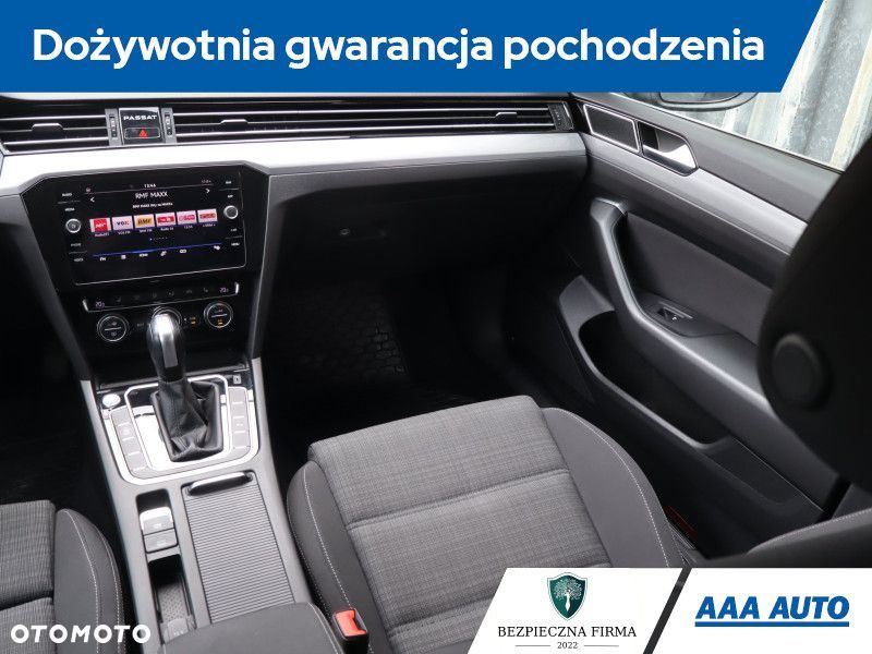 Volkswagen Passat - 10
