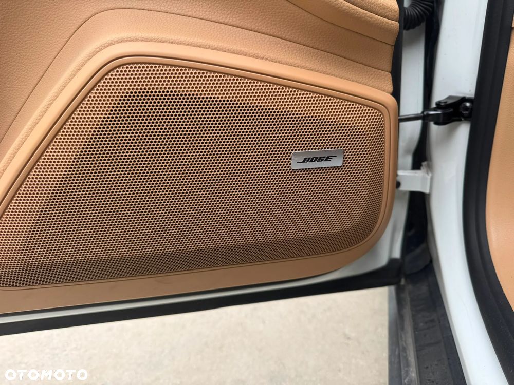 Porsche Panamera - 12