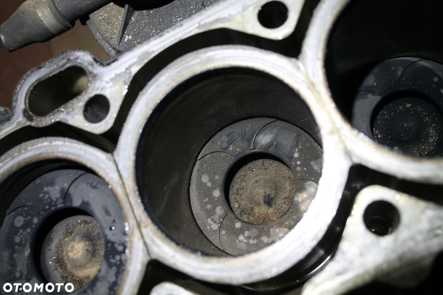 VOLVO V70 S60 XC70 XC90 DÓŁ BLOK SILNIKA D5244T4 - 7