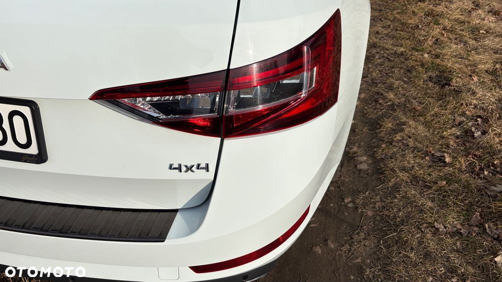 Skoda Superb 2.0 TDI 4x4 Sportline DSG - 9