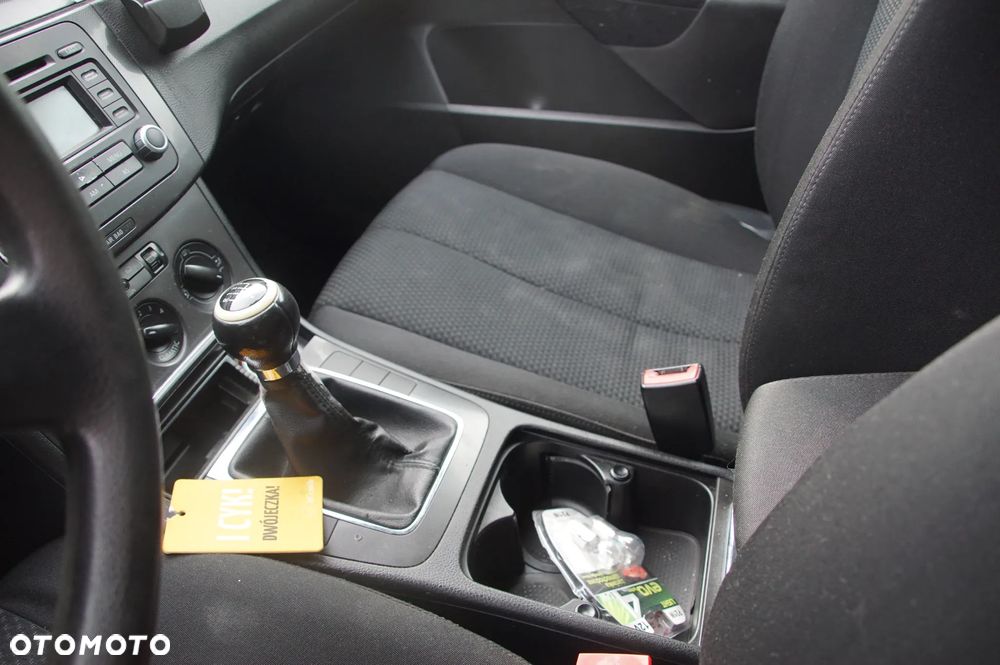 Auto na części - Volkswagen Passat B6 1.9 TDI 105 KM BXE HNV C9X 2006R Maska Drzwi Lusterka Zderzak Błotnik Silnik Skrzynia - 10