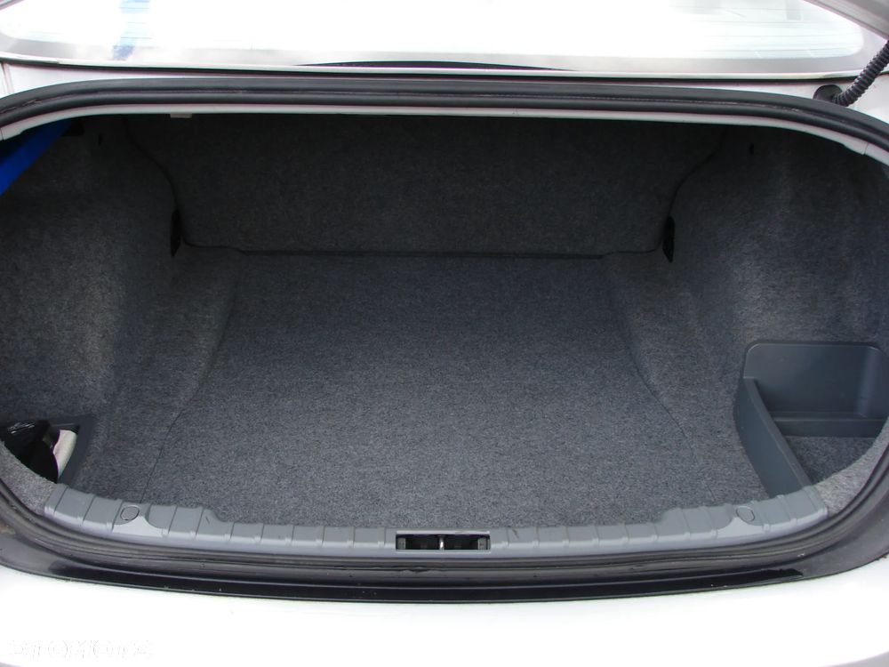 BMW Seria 3 - 16