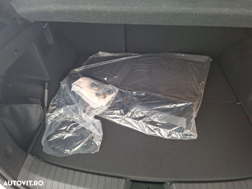 Dacia Duster HEV 140 Journey - 16