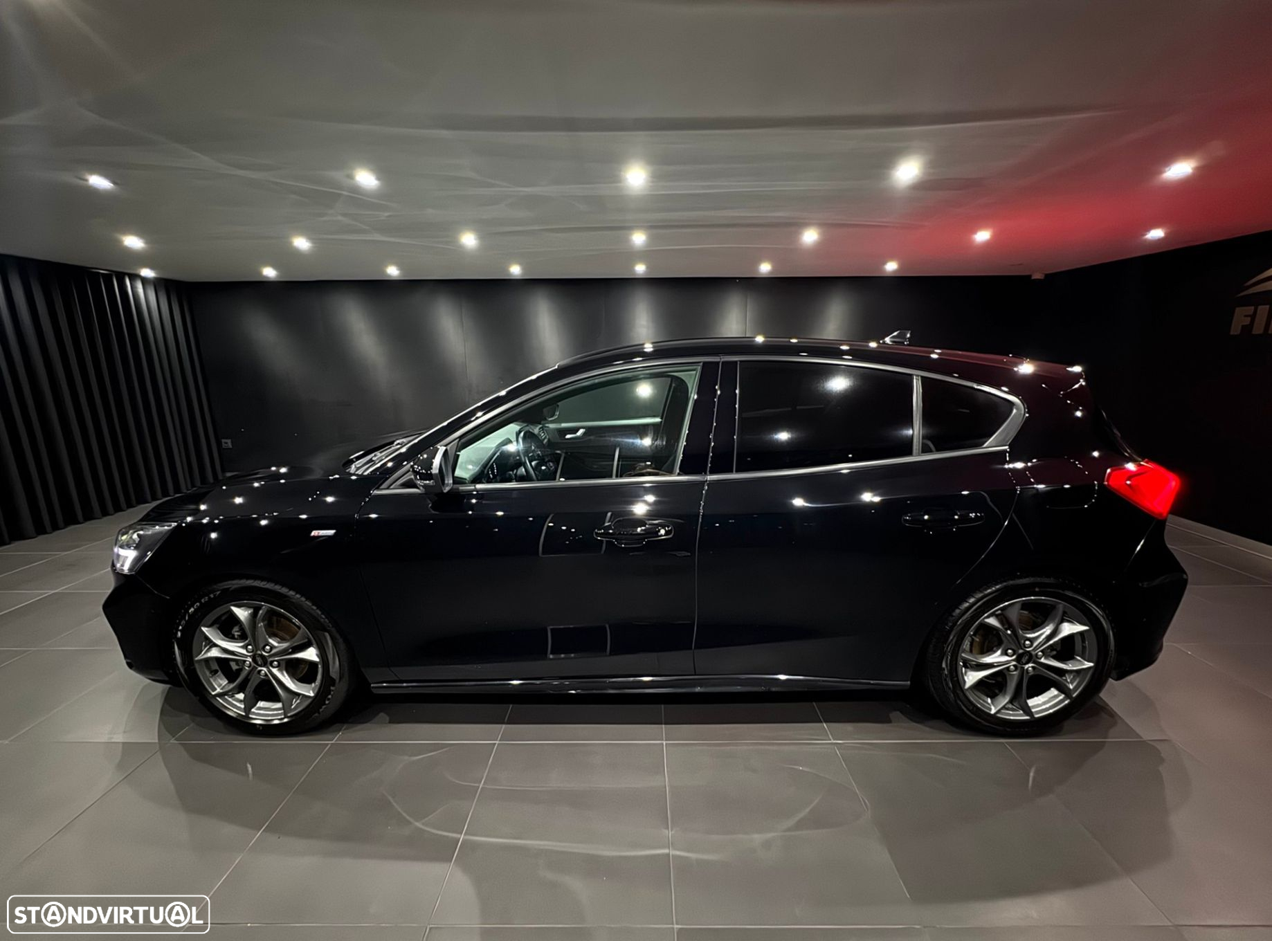 Ford Focus 1.0 EcoBoost ST-Line X - 4