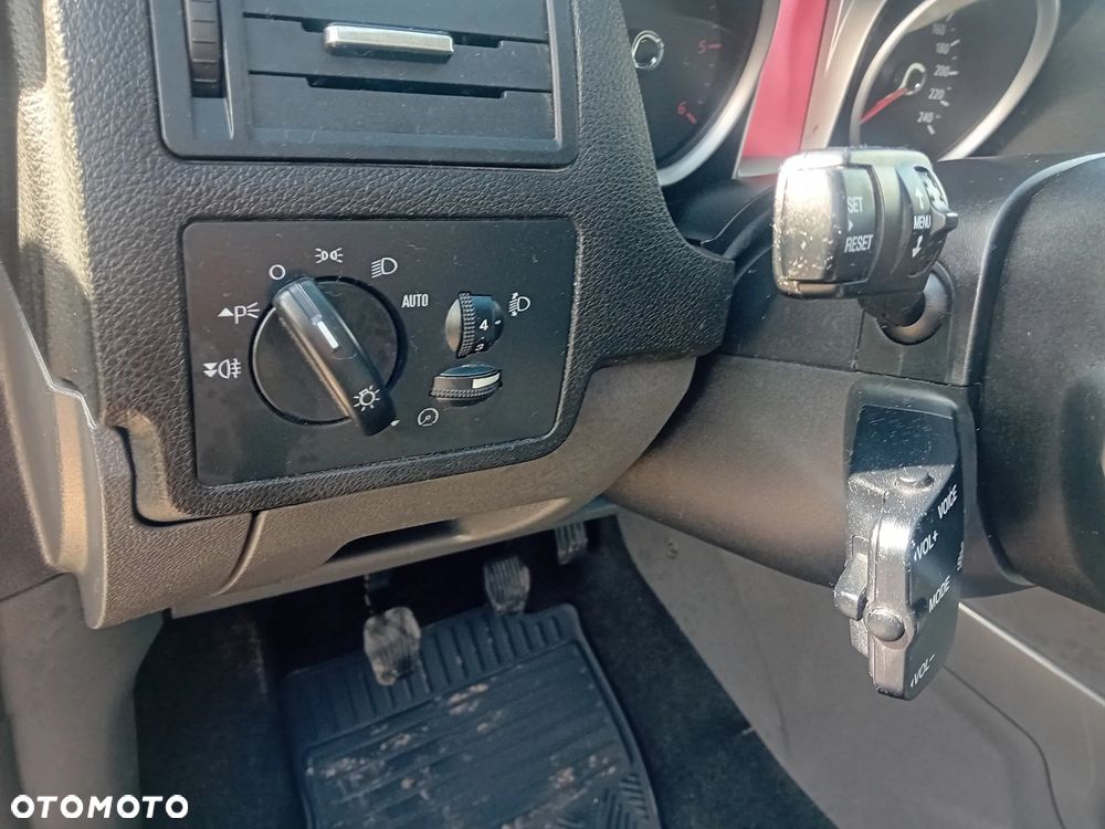 Ford Kuga - 19