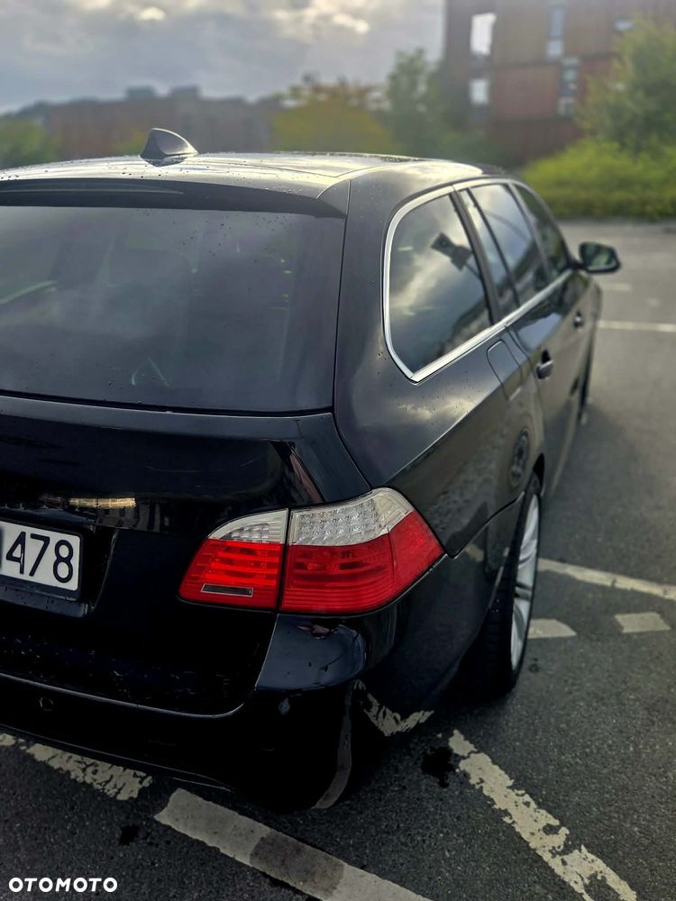 BMW Seria 5 525d - 13