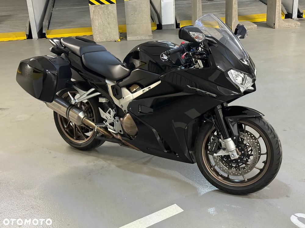 Honda VFR - 6