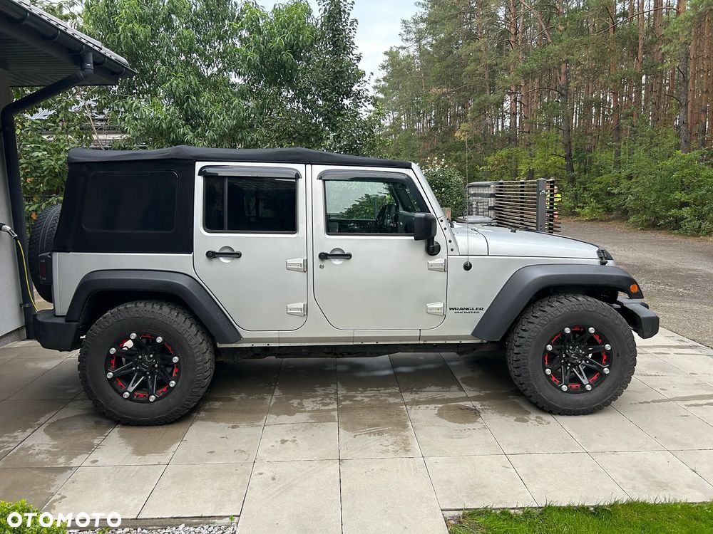 Jeep Wrangler Unlimited 3.8 Automatik Sahara - 3
