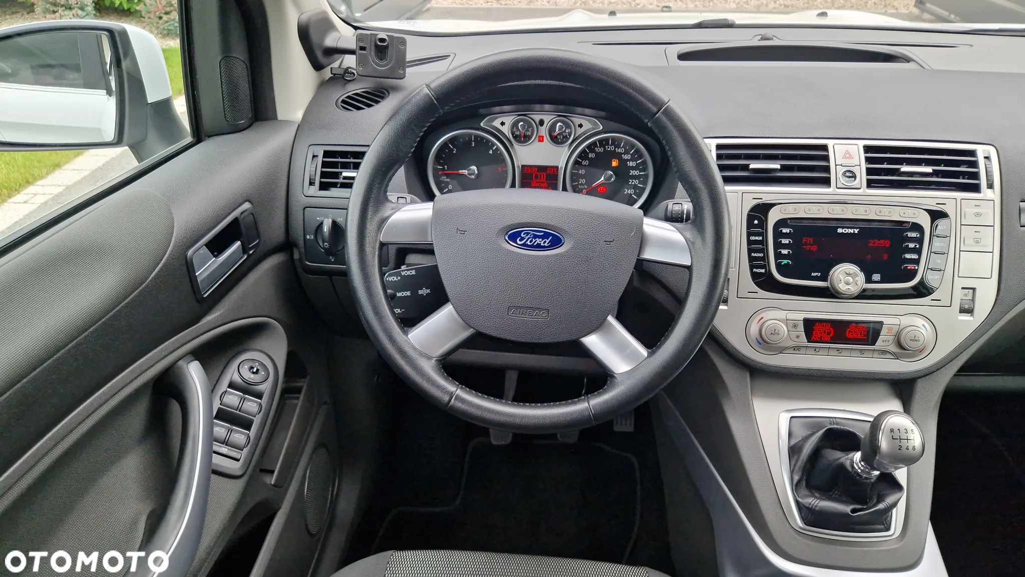 Ford Kuga 2.0 TDCi 2x4 Champions Edition - 10