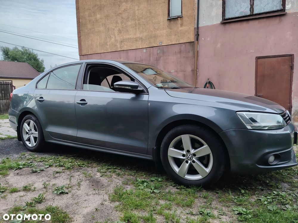 Volkswagen Jetta 1.6 TDI Blue Motion Technology Life - 2