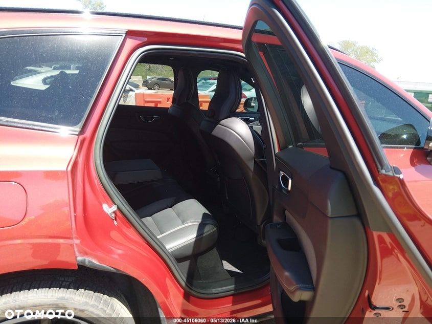 Volvo XC 60 T5 AWD R-Design - 6