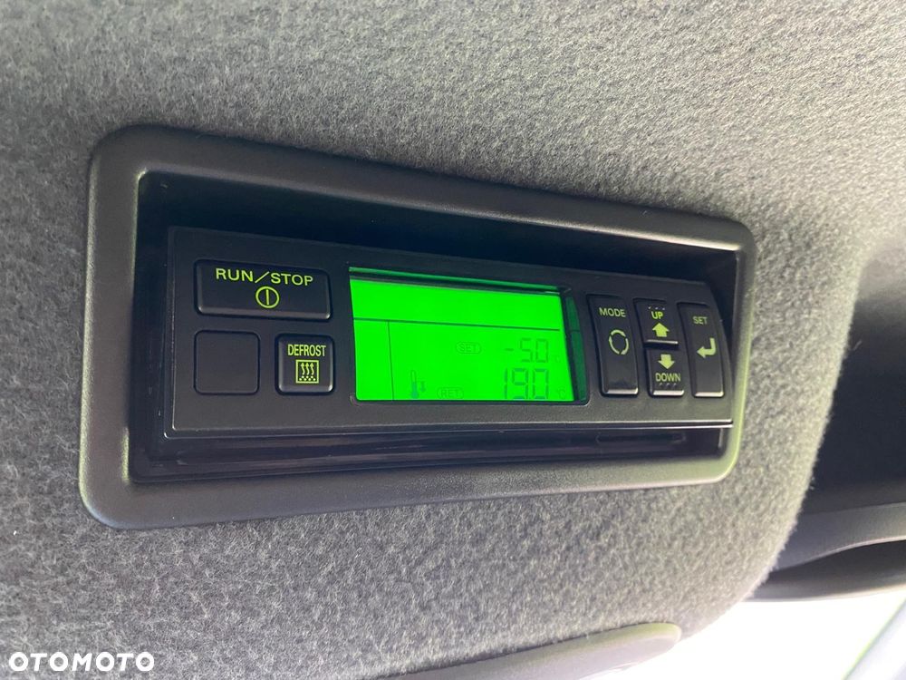 Mercedes-Benz SPRINTER 319 CDI 3,0 V6 AUTOMAT KONTENER CHŁODNIA WINDA - 25