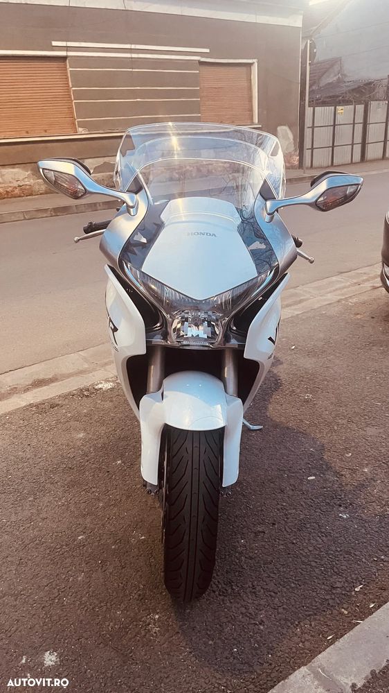 Honda VFR 1200F - 8