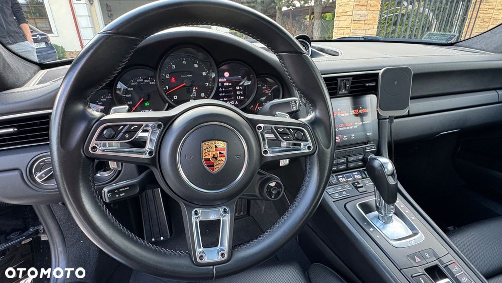 Porsche 911 Carrera 4S PDK - 8