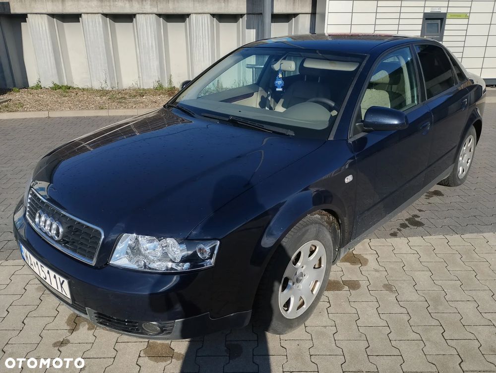 Audi A4 Limousine - 1