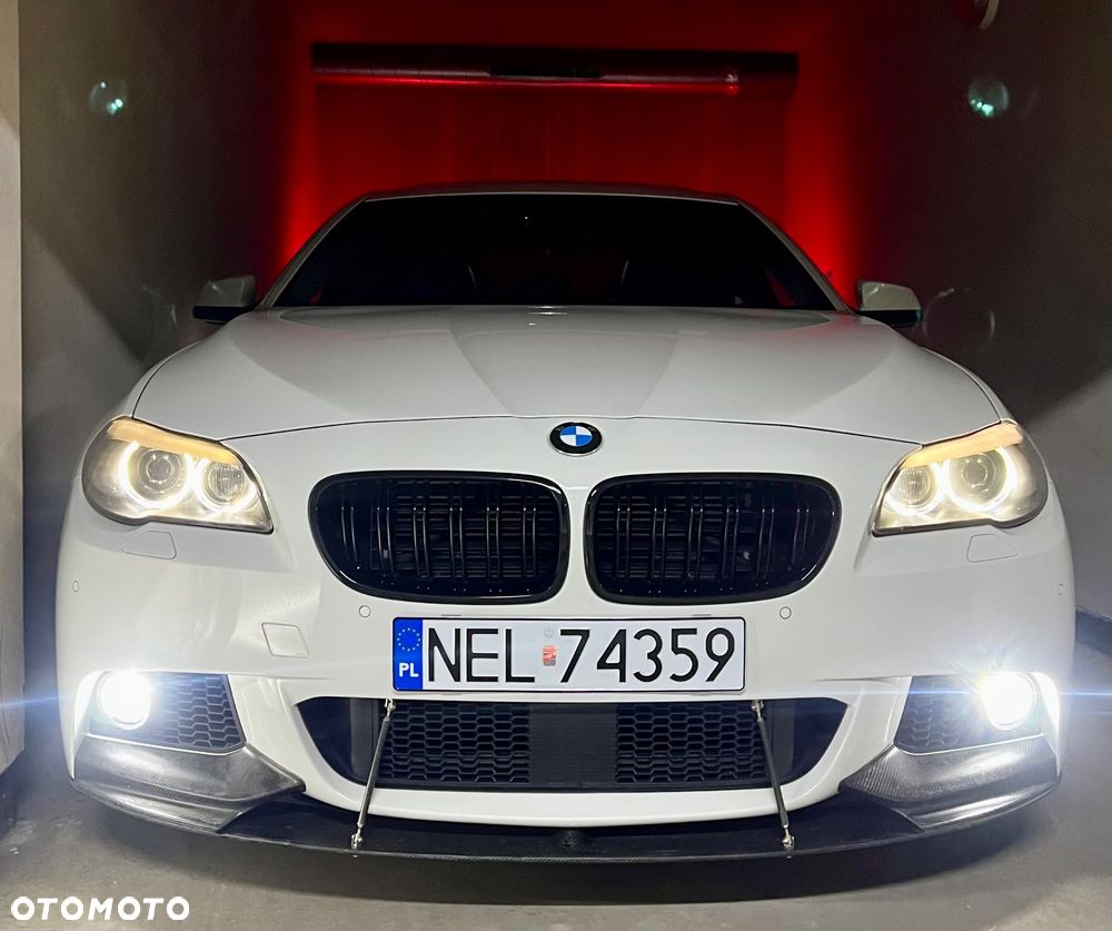 BMW Seria 5 550i xDrive Sport-Aut - 40