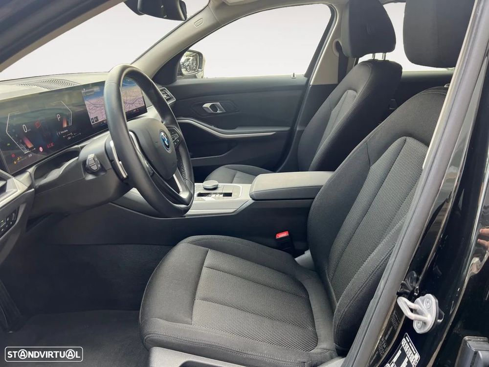 BMW 320 e Touring Auto - 10