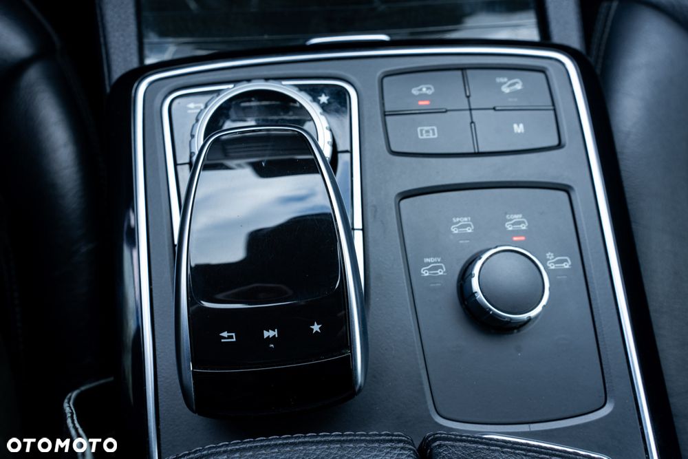 Mercedes-Benz GLE - 33