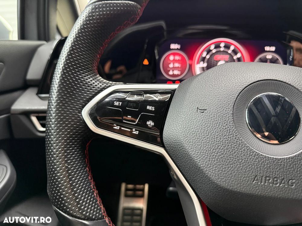 Volkswagen Golf - 16