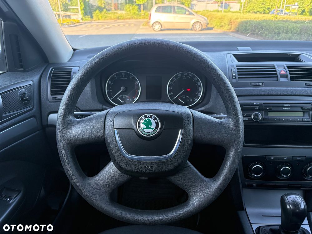Skoda Octavia 1.6 Ambiente EU5 - 24