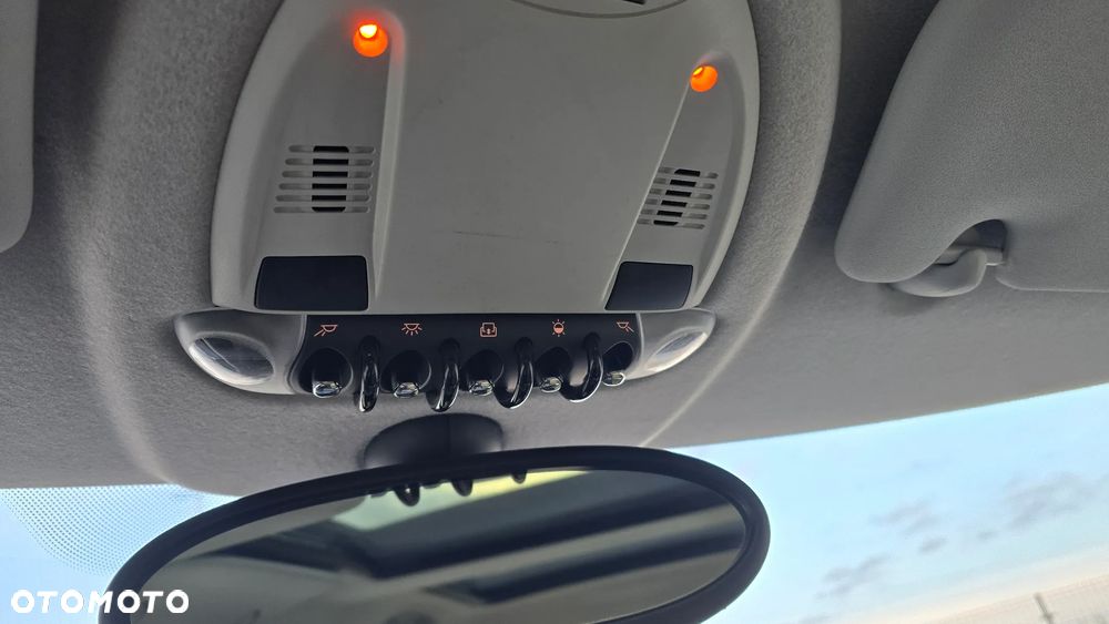 MINI Cooper Standard - 14