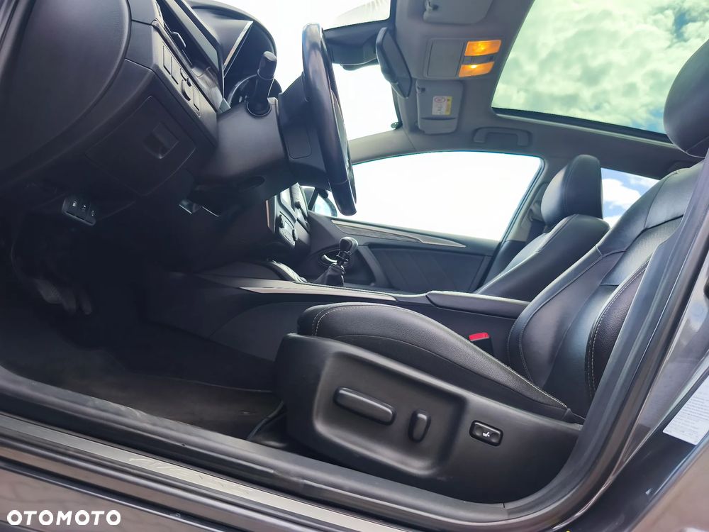 Toyota Avensis Touring Sports 2.0 D-4D Executive - 29
