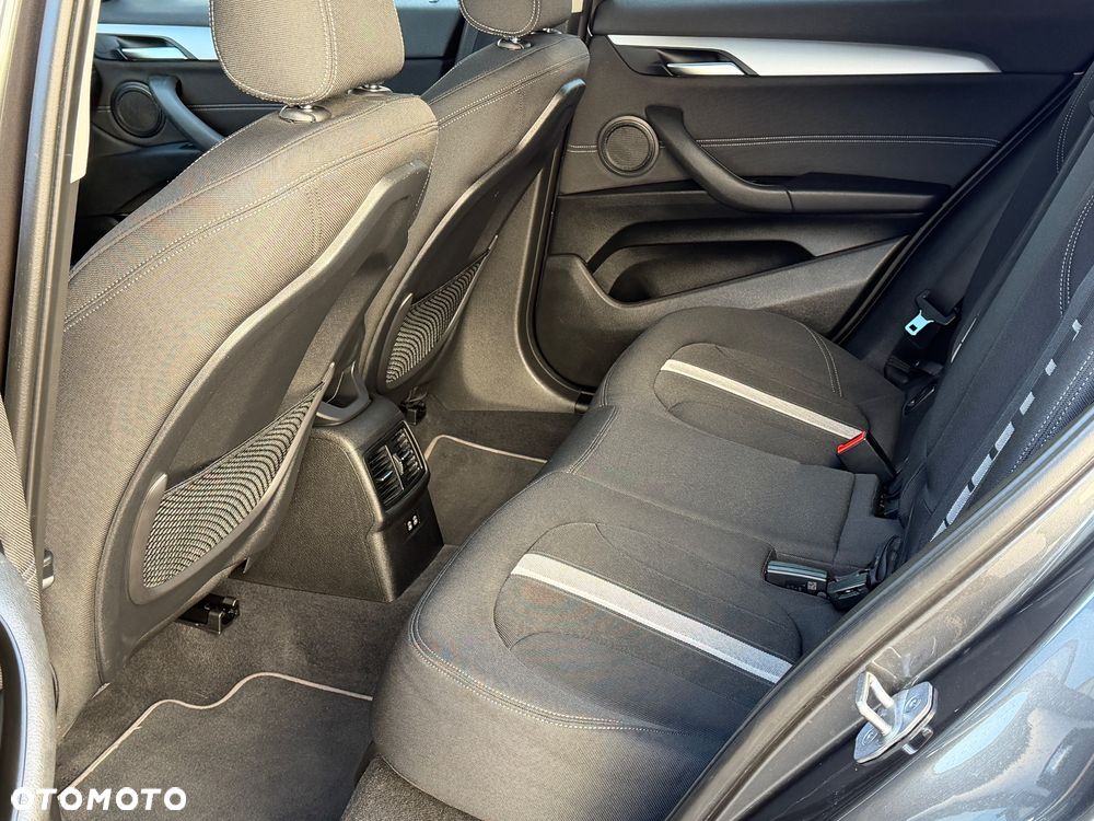 BMW X2 sDrive18d Advantage Plus - 35
