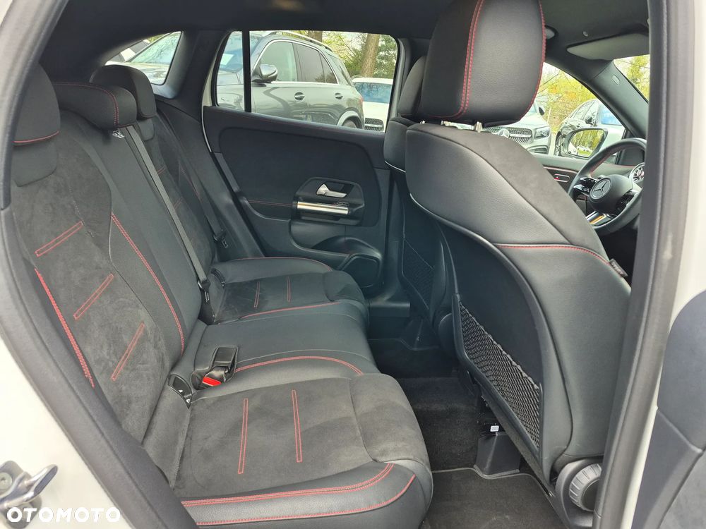 Mercedes-Benz GLA 200 AMG Line - 23