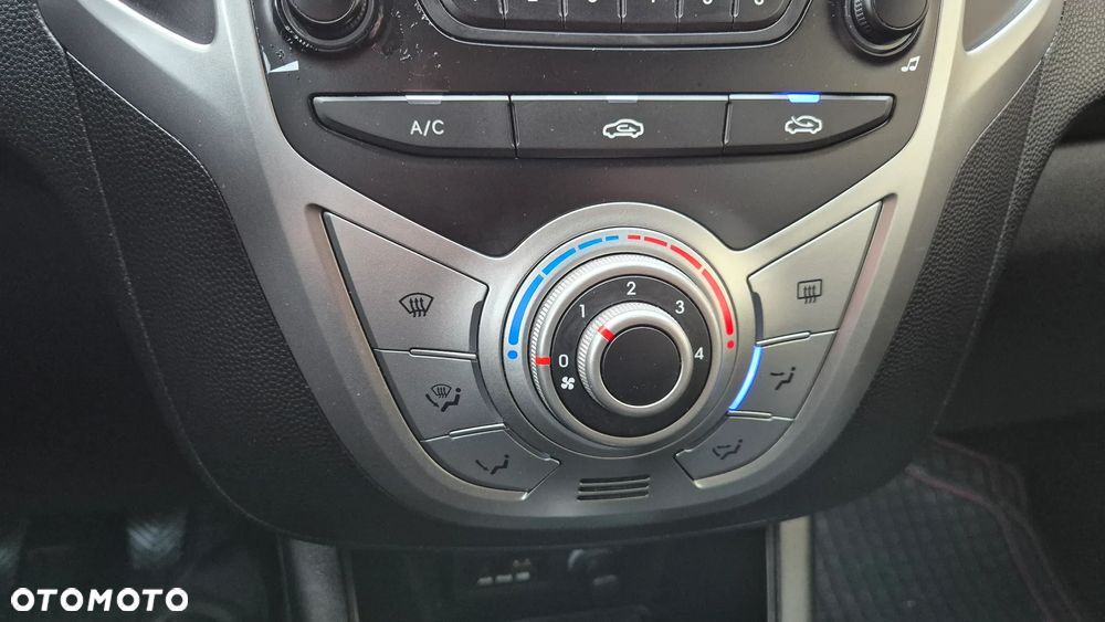 Hyundai ix20 1.4 blue Trend - 15