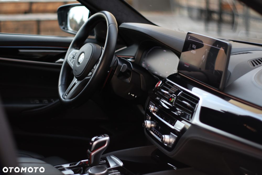 BMW M5 Competition - 18