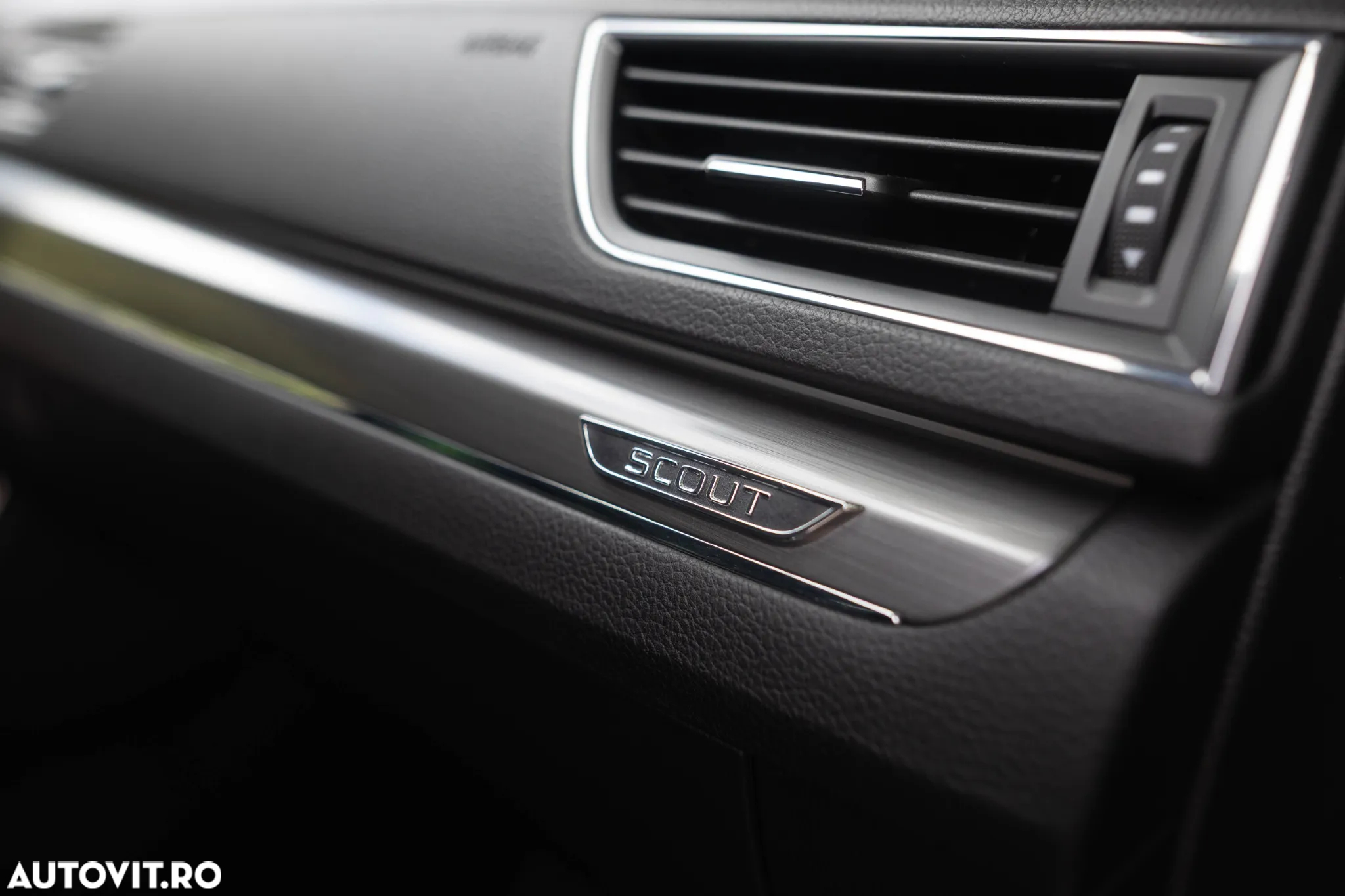 Skoda Superb Combi 2.0 TDI 4X4 DSG Scout - 29