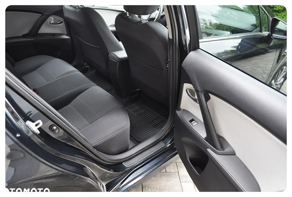 Toyota Avensis Touring Sports 1.8 Business Edition - 26