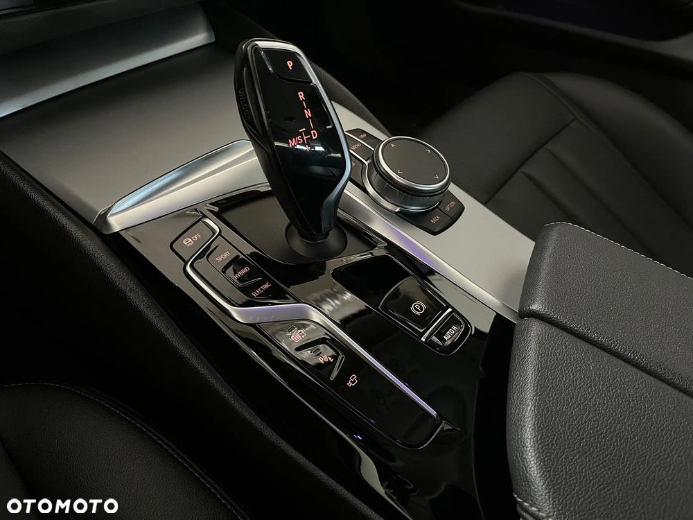 BMW Seria 5 530e xDrive - 20