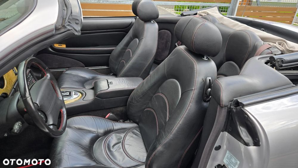 Jaguar XK8 - 24