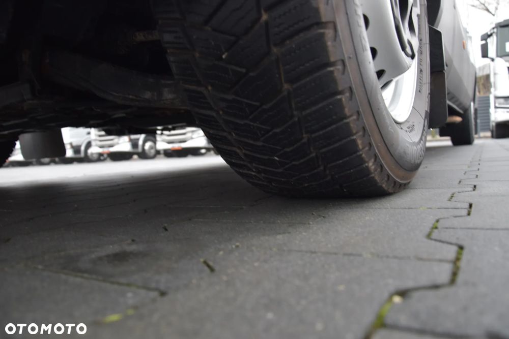 Iveco DAILY MAXI 35S16 / 2.3 - 160 KM / AUTOMAT HI-MATIC / NOWY MODEL / 3 OSOBY / DOSTAWCZE / BLASZAK / KLIMA / 2023 / SERWISOWANY / SPROWADZONY Z NIEMIEC - 15